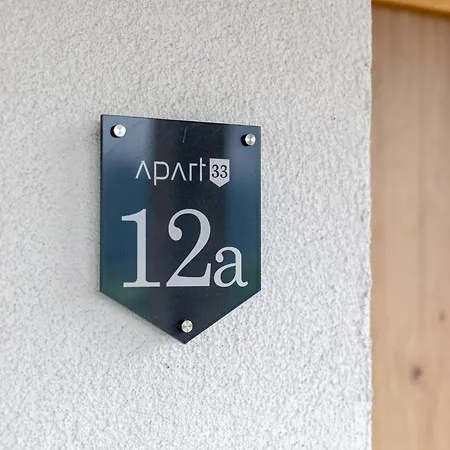 Apart33 2-12a Apartman