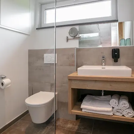 Apart33 2-12a Apartman