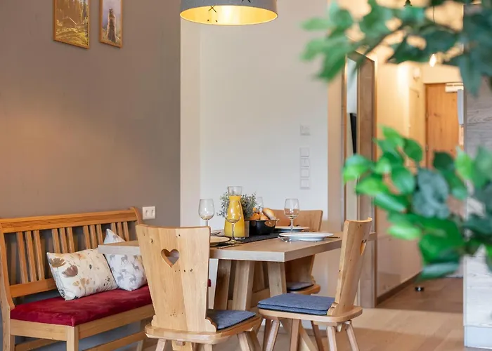 Apart33 2-12a Apartment