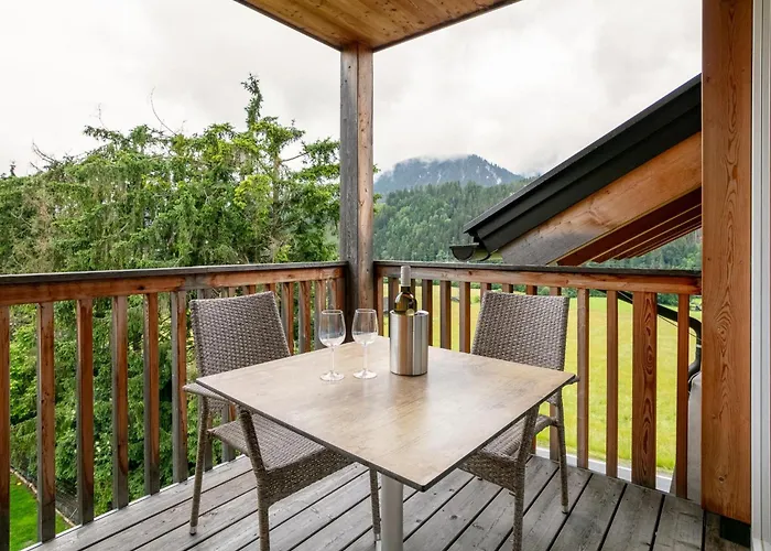 Apart33 2-12a Apartment